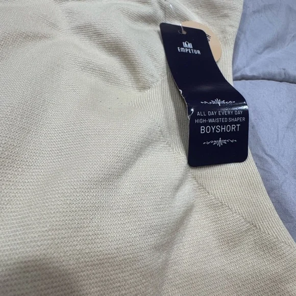 Women's Cream Shapewear Boyshort - Picture 3 of 5